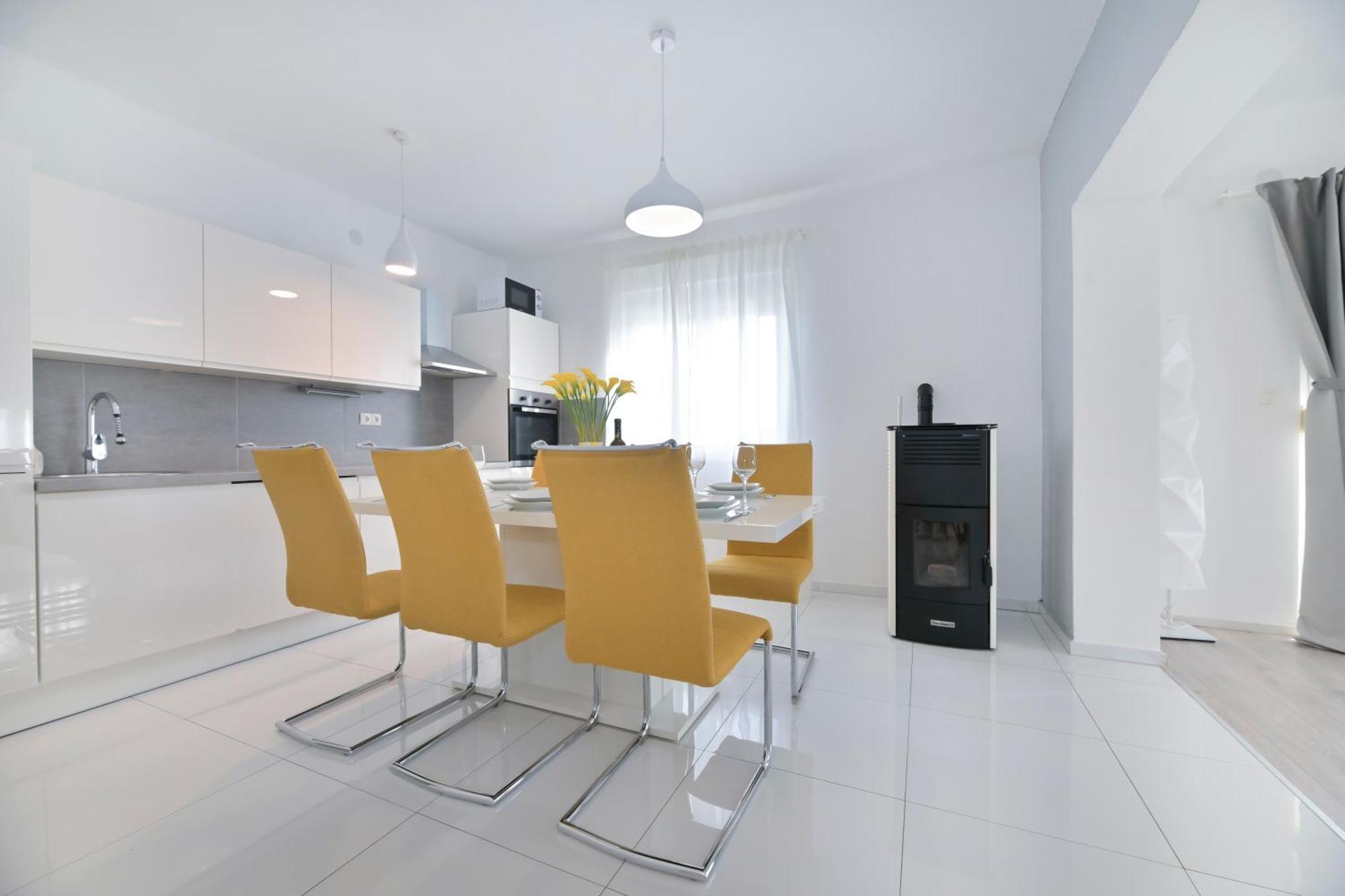 Galovac  Apartment Amelie - With Pool And Sauna! מראה חיצוני תמונה